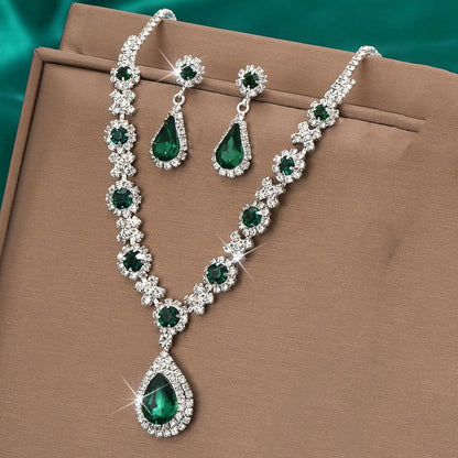 Modelo con conjunto elegante para dama Véra | Horizoncor México