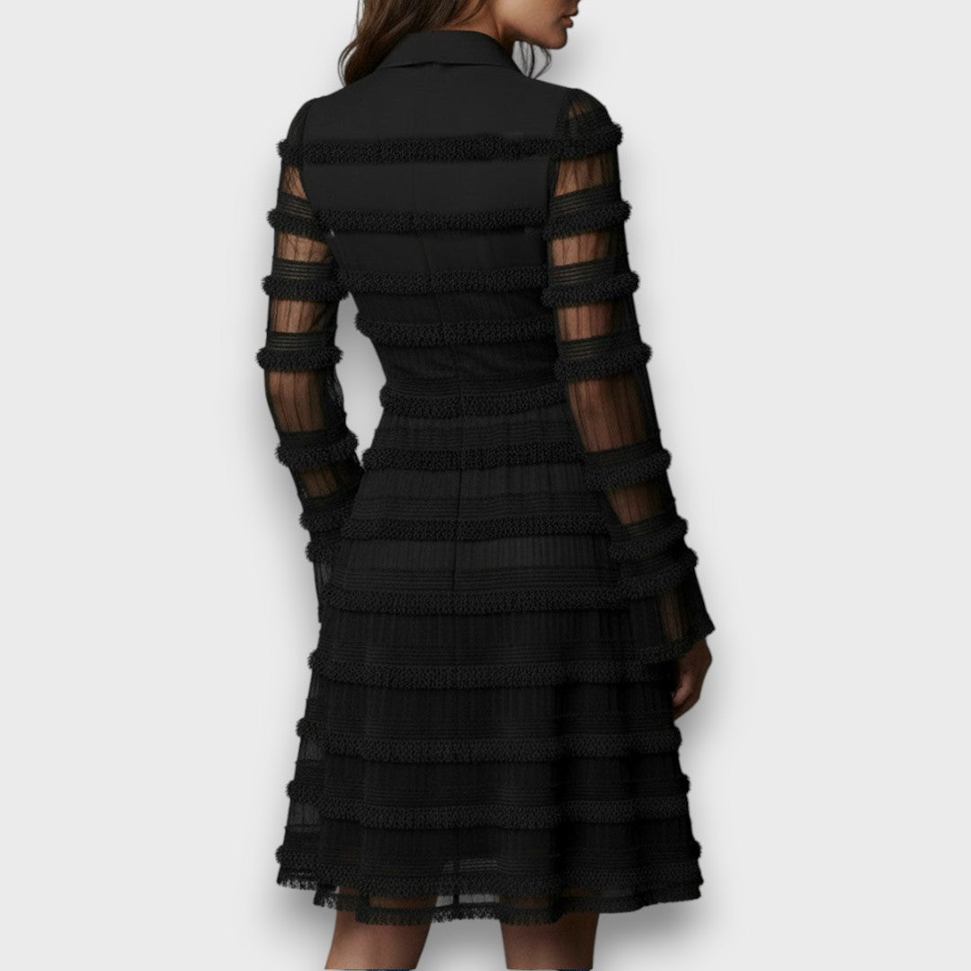 Modelo con vestido de noche Parisa | Horizoncor México