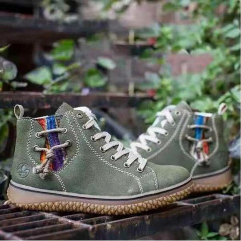 Modelo con botines mujer Isabel | Horizoncor México