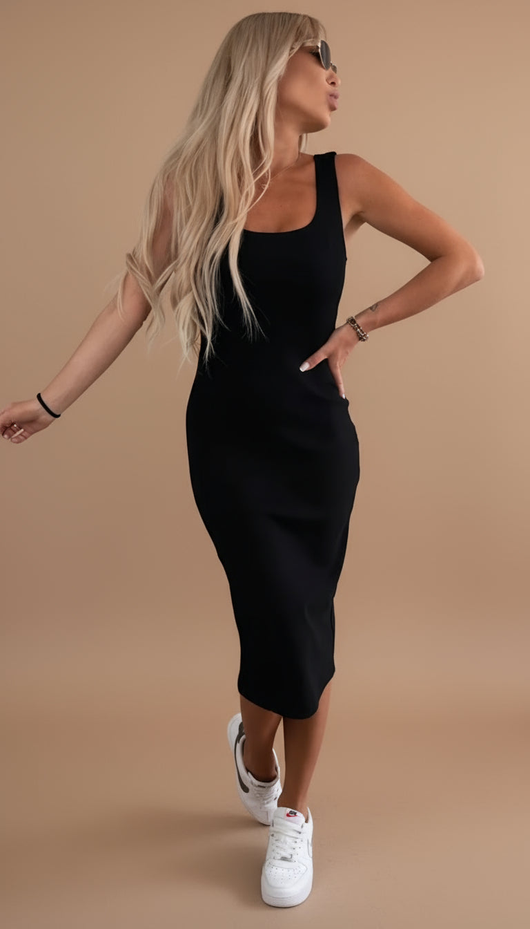 Modelo con conjunto elegante para dama Costal | Horizoncor México