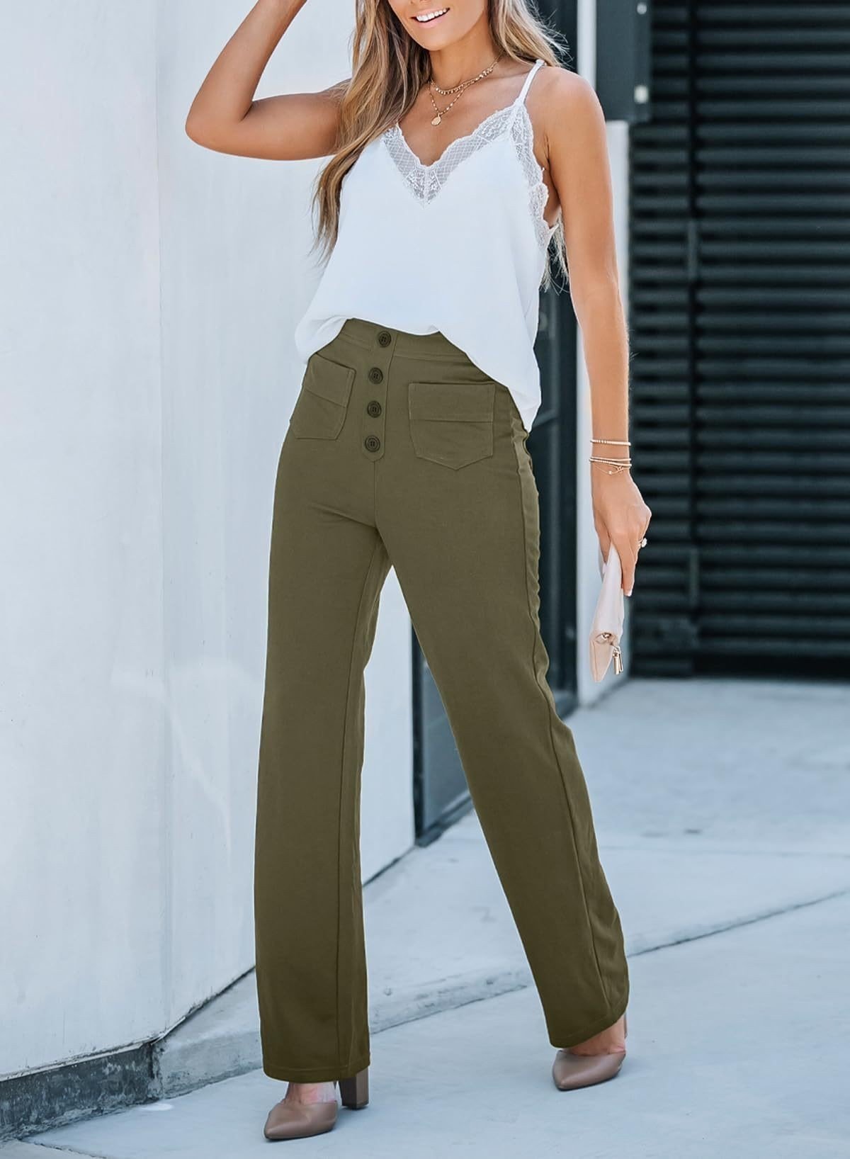 Modelo con pantalones de mujer Cintura Alta | Horizoncor México