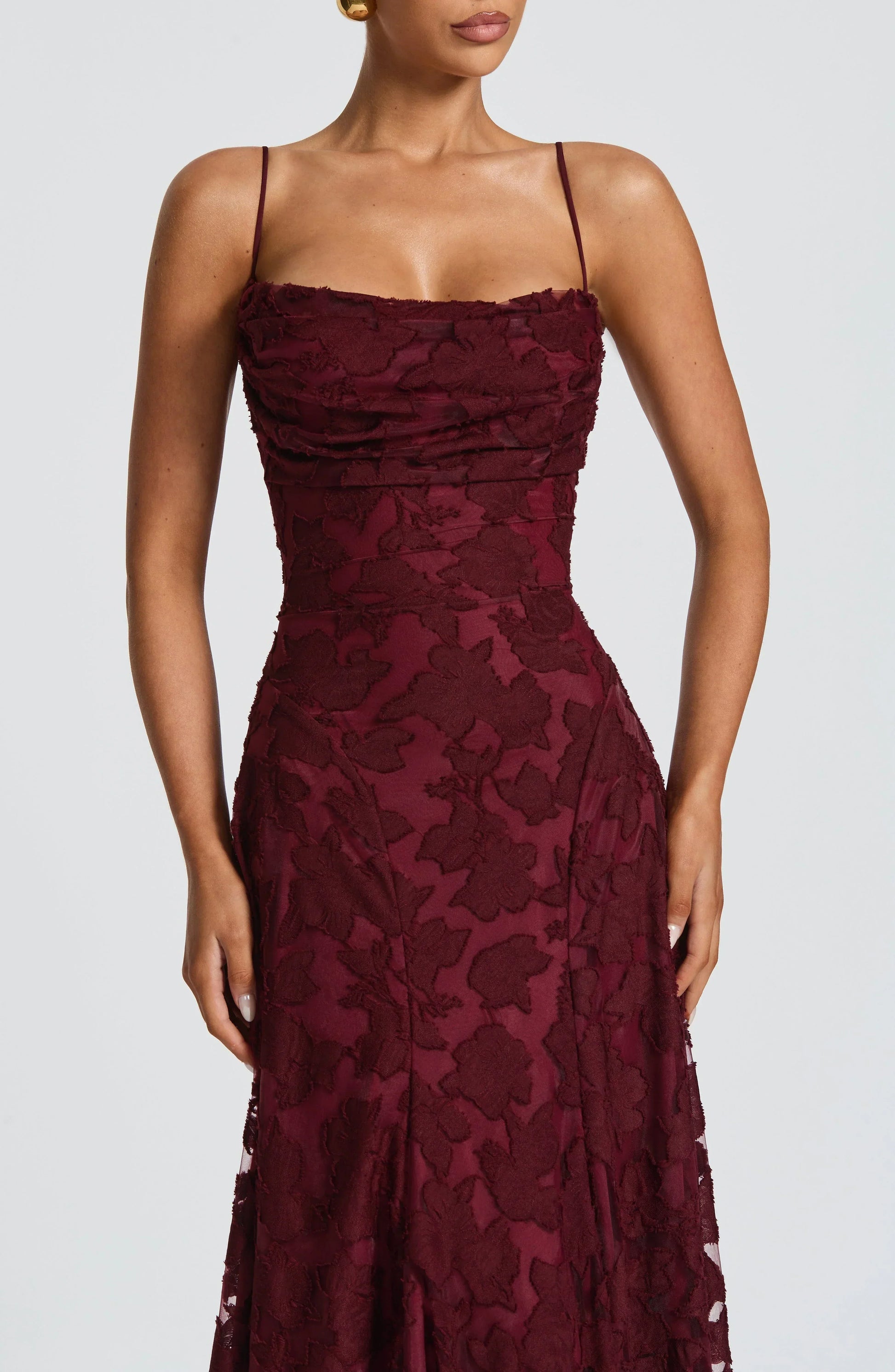 Detalle vestido de noche Clara Léon – vista frontal | Horizoncor