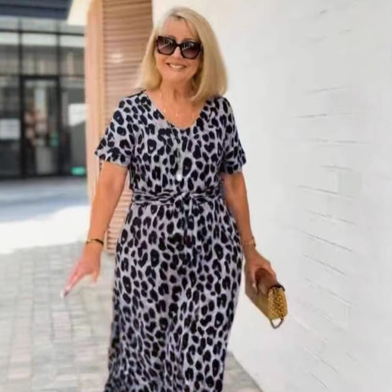 Modelo con vestido de fiesta de Leopardo | Horizoncor México