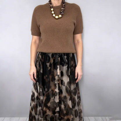 Conjunto de Falda y Blusa Leo – vista lateral | Horizoncor